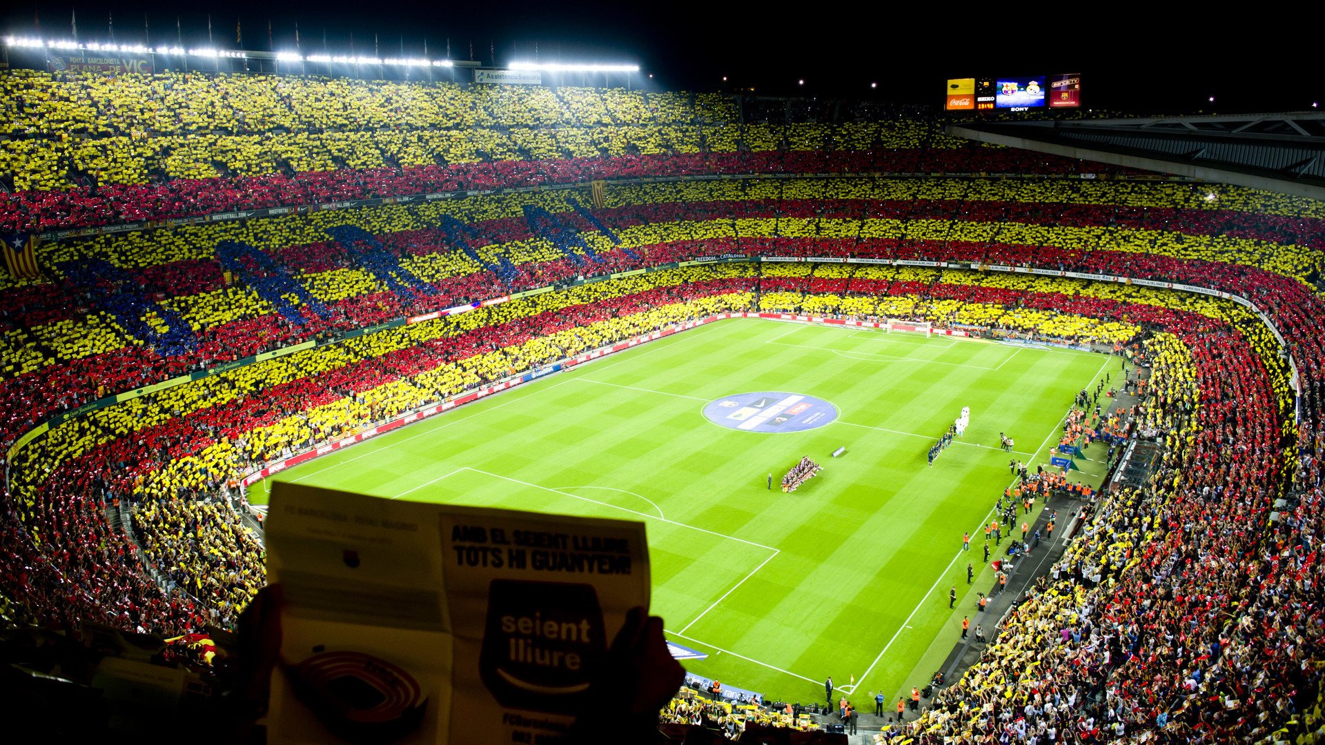 kaiyun官方-金球中场的倔强背影，当莫德里奇打破进球荒，伯纳乌八万人为他集体高唱，金球中场的倔强背影，魔笛破荒，伯纳乌八万人的致敬之歌